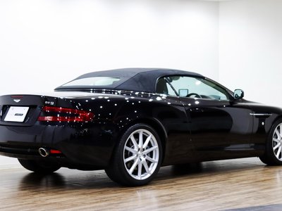 صورة 11 لـ 2011 Aston Martin DB9 VOLANTE