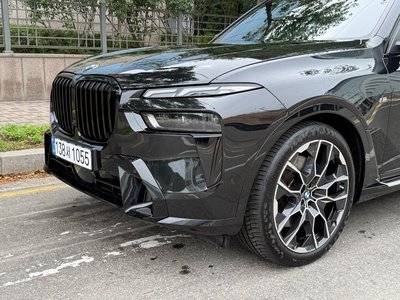 2025 BMW X7 照片 2