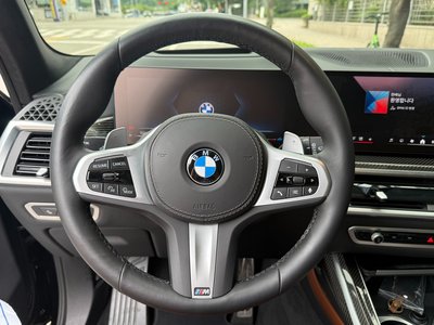 2025 BMW X7 thumbnail 11