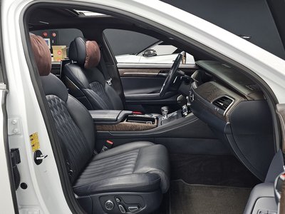 2018 Genesis G90 — миниатюра 17