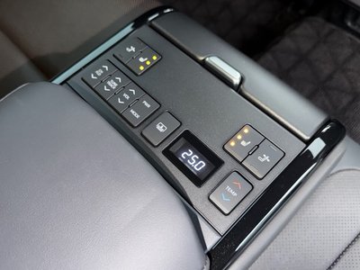 2023 Toyota CROWN CROSSOVER — фото 7