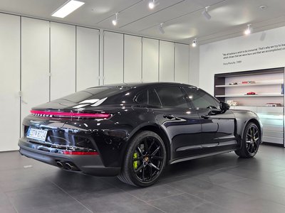 PORSCHE PANAMERA - 5