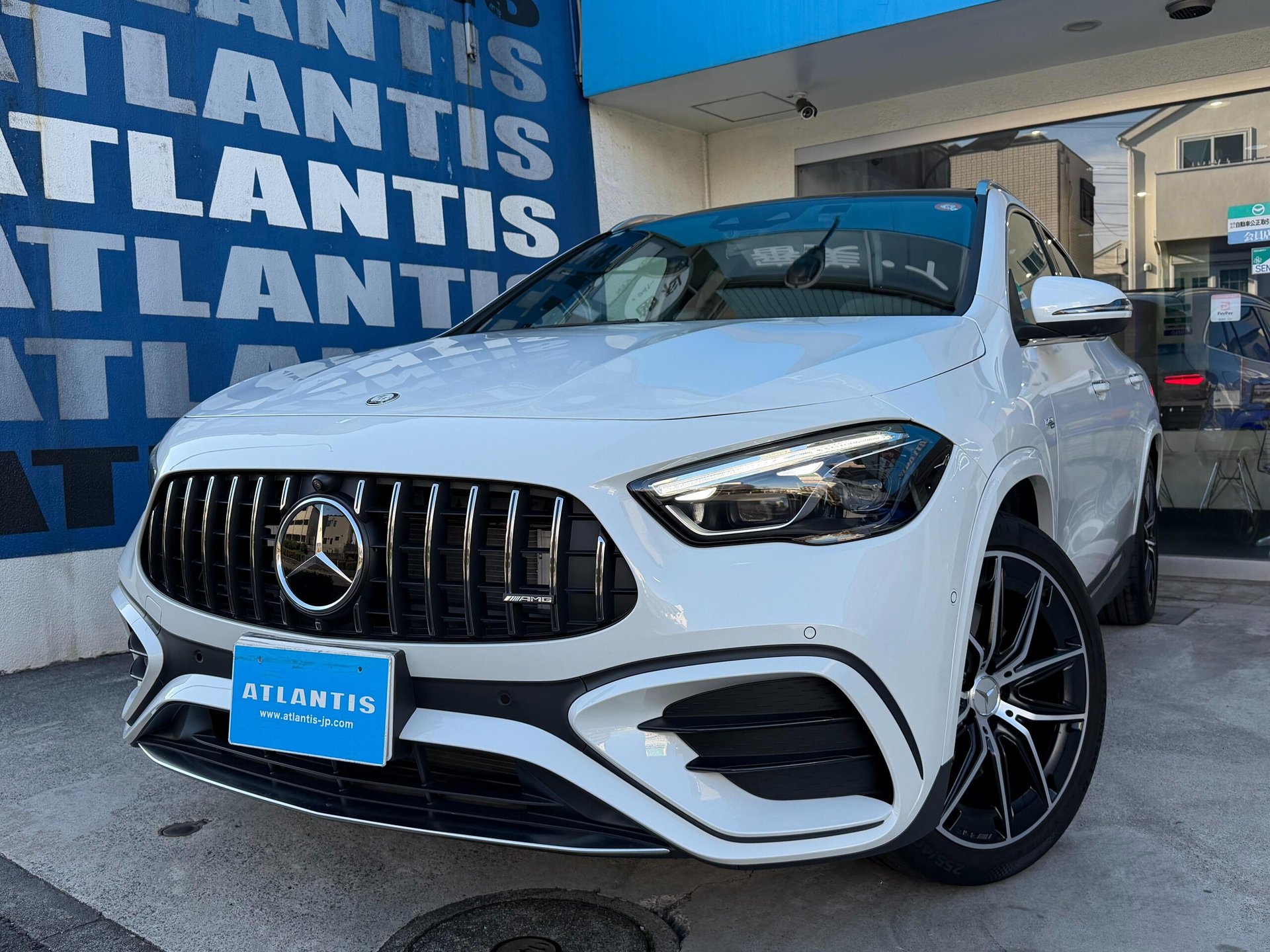 MERCEDES-BENZ GLA AMG - View 1