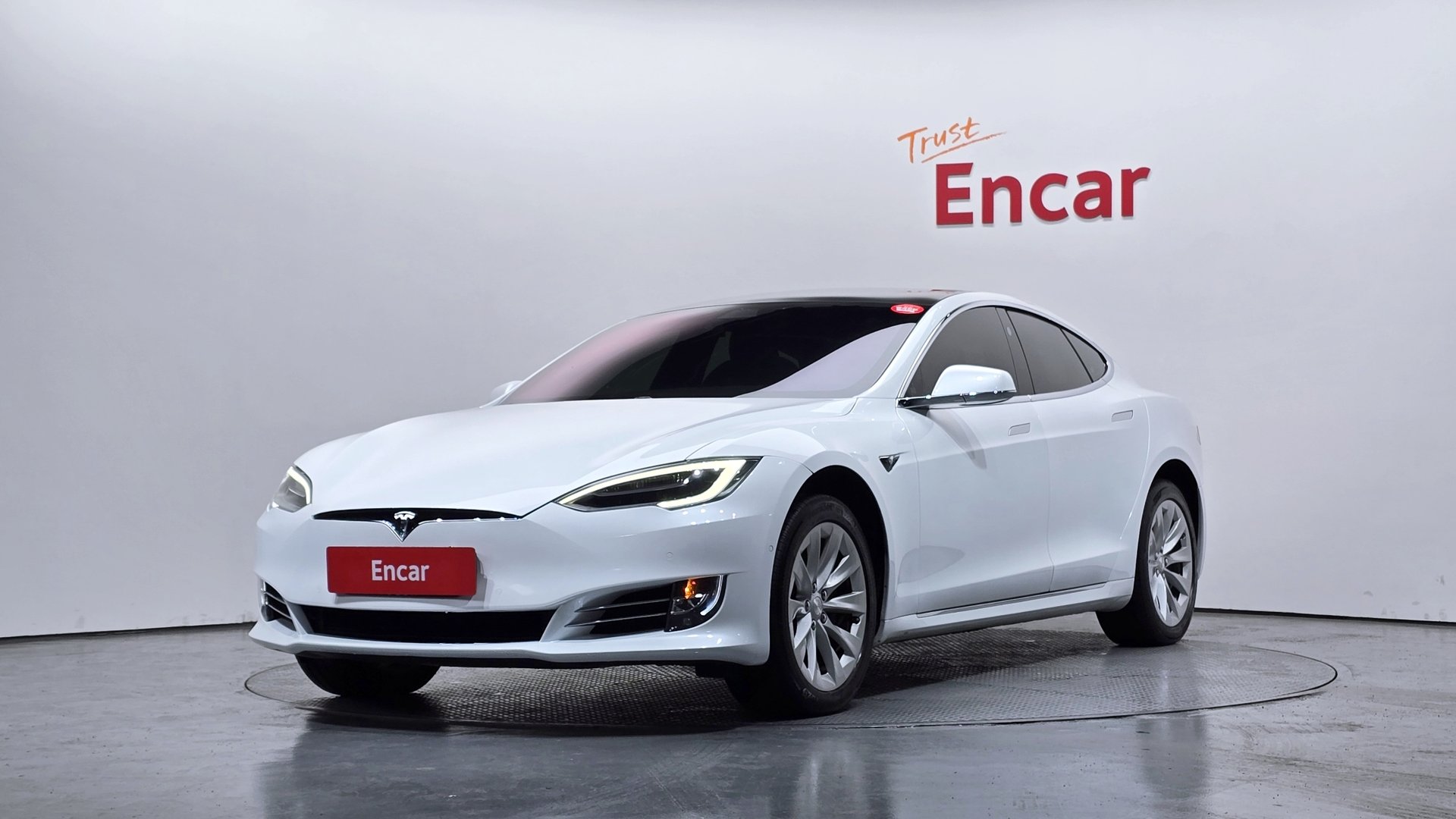TESLA MODEL S - View 1