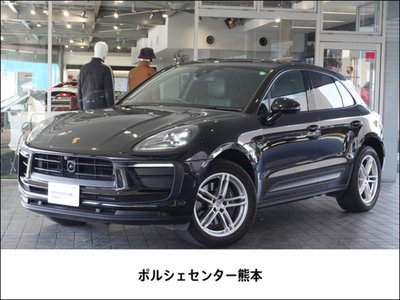 PORSCHE MACAN - 1