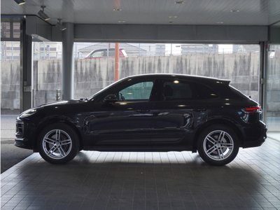PORSCHE MACAN - 3
