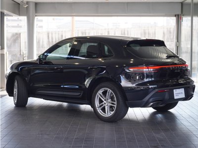 PORSCHE MACAN - 4