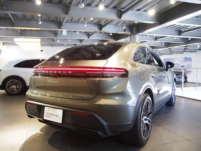 PORSCHE MACAN - 5
