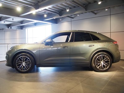 PORSCHE MACAN - 2