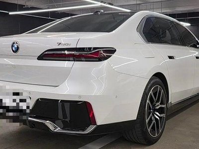 BMW 7 SERIES - 2