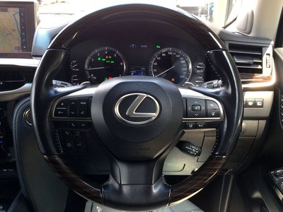 صورة مصغرة 31 لـ 2018 Lexus LX