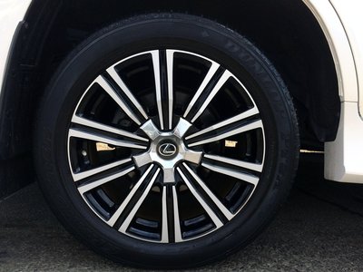 صورة 5 لـ 2018 Lexus LX