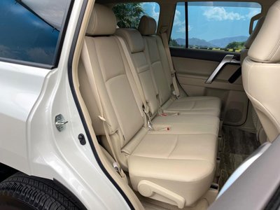 TOYOTA LAND CRUISER PRADO - 8