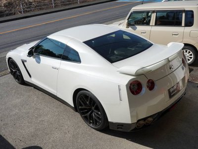 NISSAN GT-R - 4