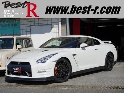 NISSAN GT-R - 1