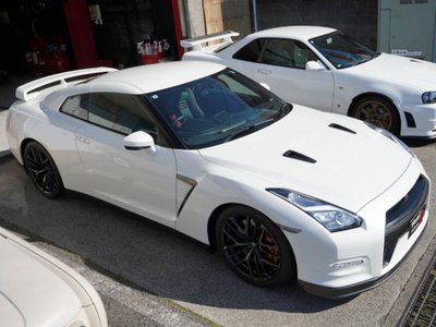 NISSAN GT-R - 3