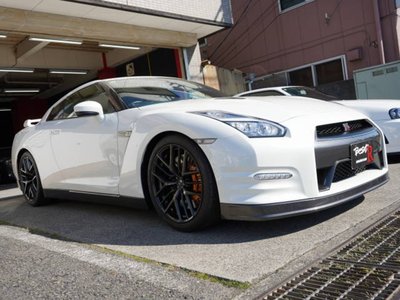 NISSAN GT-R - 7