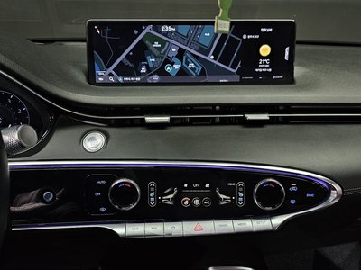 2021 Genesis GV70 — миниатюра 15