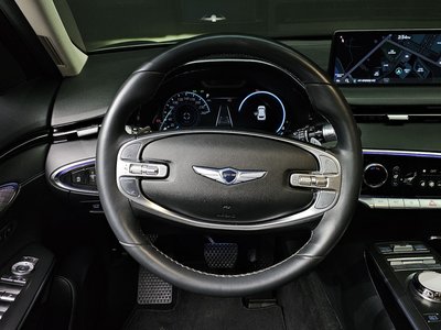 2021 Genesis GV70 — миниатюра 14