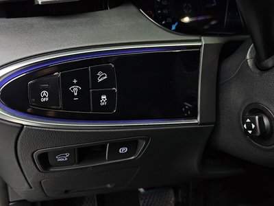2021 Genesis GV70 — миниатюра 18