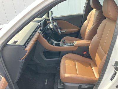 صورة 6 لـ 2024 Lexus LBX