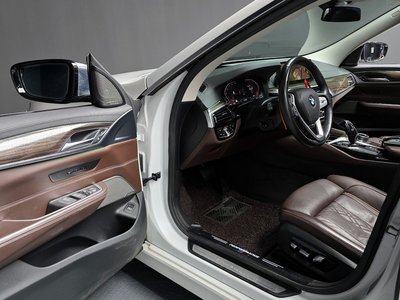 BMW 6 SERIES GT - 10