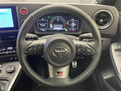 TOYOTA GR YARIS - 10