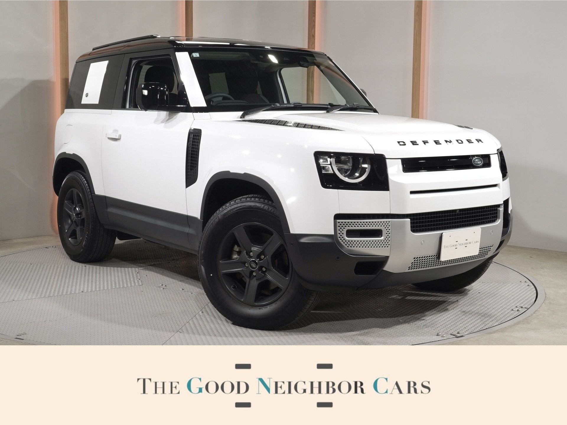 LAND ROVER DEFENDER - View 1