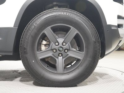 LAND ROVER DEFENDER - 4