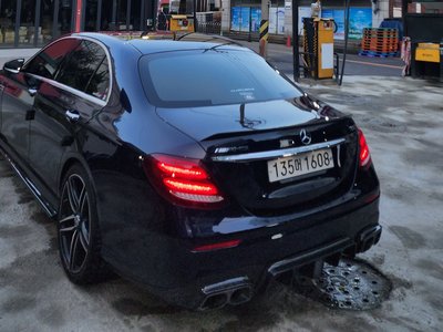 MERCEDES-BENZ E-CLASS - 4