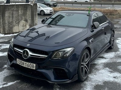 MERCEDES-BENZ E-CLASS - 1