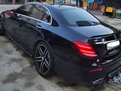 MERCEDES-BENZ E-CLASS - 6