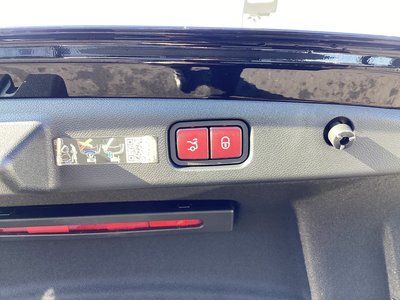 MERCEDES-BENZ E-CLASS - 7