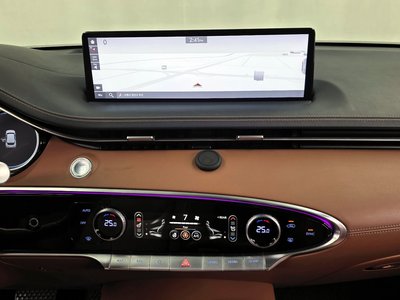 2021 Genesis GV70 — миниатюра 14