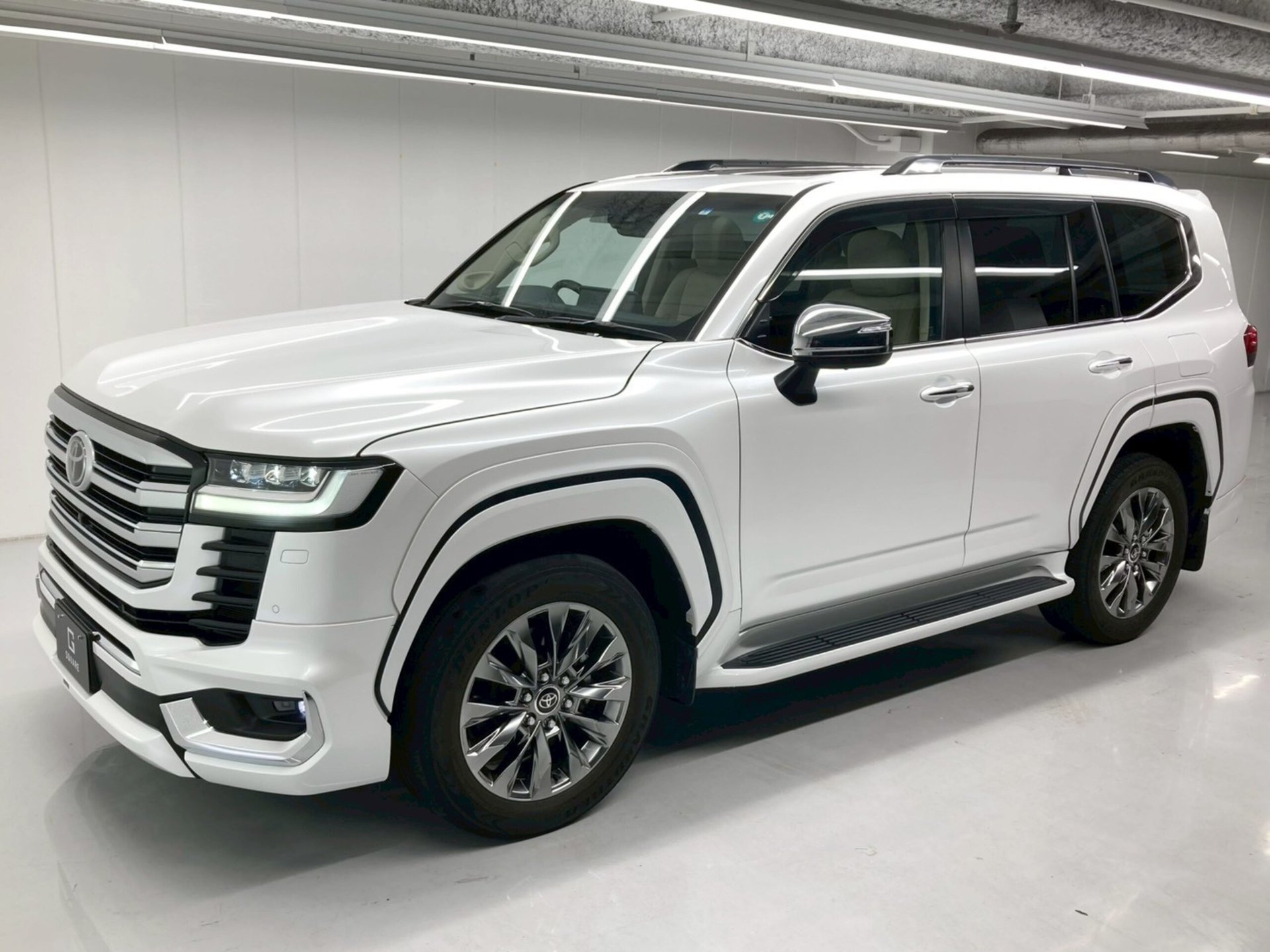 TOYOTA LAND CRUISER 300 - View 1