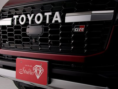 TOYOTA LAND CRUISER 300 - 7