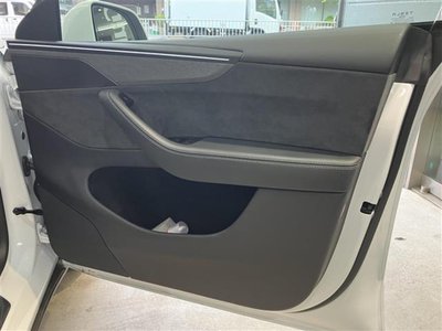 2025 Tesla MODEL Y — миниатюра 21