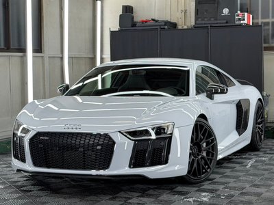 AUDI R8 - 1