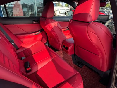 صورة مصغرة 47 لـ 2025 Lexus IS