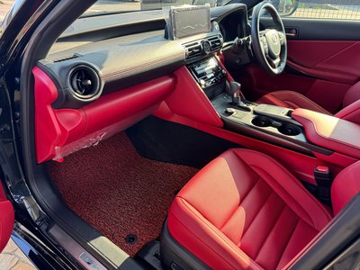 صورة مصغرة 36 لـ 2025 Lexus IS