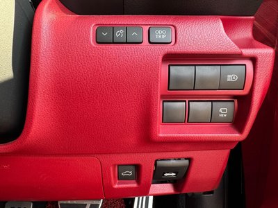 صورة مصغرة 21 لـ 2025 Lexus IS