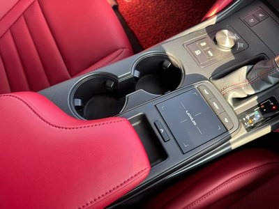 صورة مصغرة 32 لـ 2025 Lexus IS