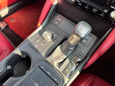 صورة مصغرة 31 لـ 2025 Lexus IS