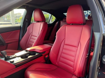 صورة مصغرة 46 لـ 2025 Lexus IS