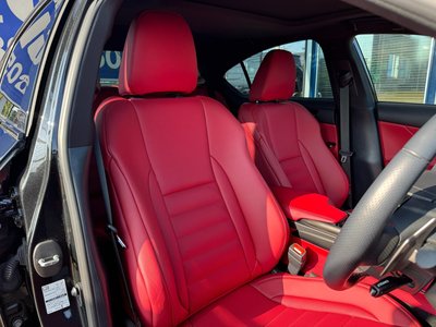 صورة مصغرة 45 لـ 2025 Lexus IS