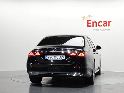 MERCEDES-BENZ E-CLASS - 4