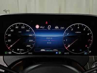 MERCEDES-BENZ E-CLASS - 8