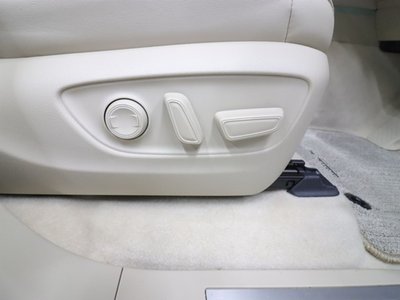 TOYOTA LAND CRUISER 300 - 7