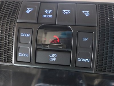 TOYOTA LAND CRUISER 300 - 10