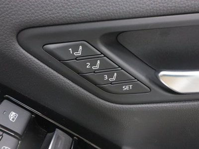 TOYOTA LAND CRUISER 300 - 6